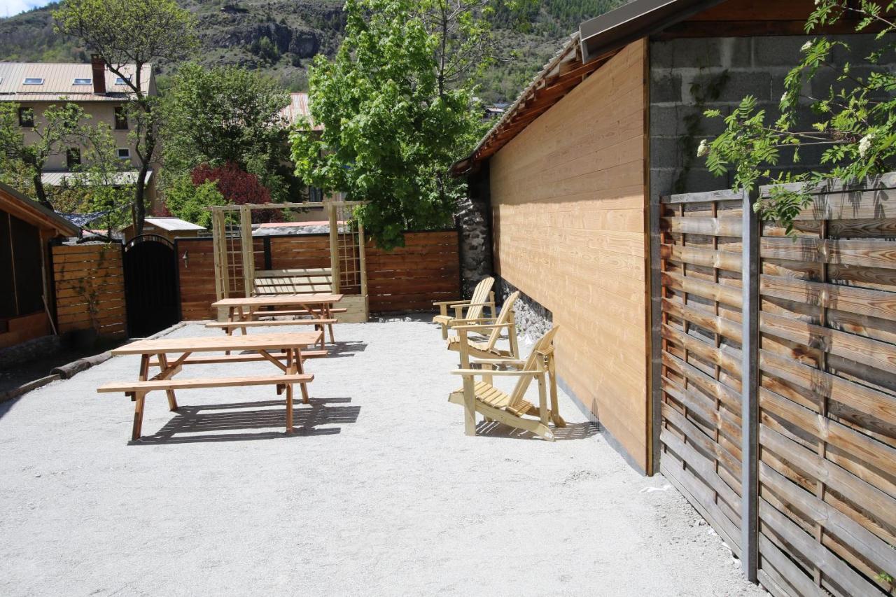 T2 Contemporain Idealement Situe Briançon Buitenkant foto